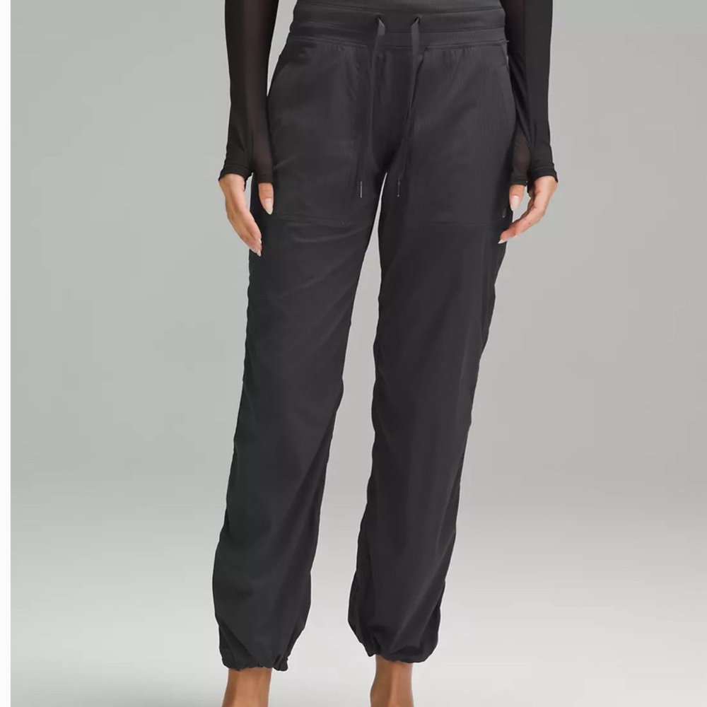 Lululemon Dance Studio Mid-Rise Pant
Short